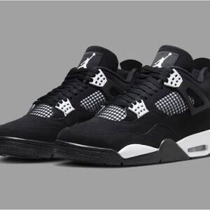 AUTHENTIC White tunder Jordan 4